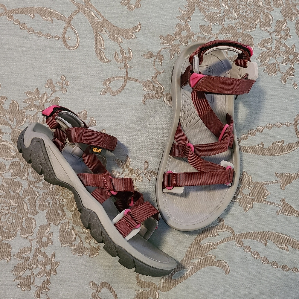 Teva Terra Fi 5 Sport Sandals Size 9